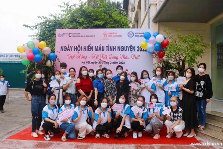 Tuổi trẻ Cao đẳng Y Hà Nội với hơn 200 đơn vị máu trong ngày hội “Giọt hồng kết nối dòng máu Việt”
