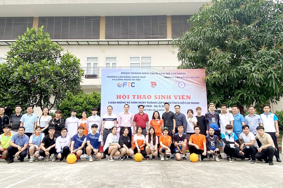 Sinh viên HMC tham gia hội thao chào mừng Kỷ niệm 92 năm thành lập Đoàn  TNCS Hồ Chí Minh (26/3/1931-26/3/2023) - Trường Cao Đẳng Y Hà Nội
